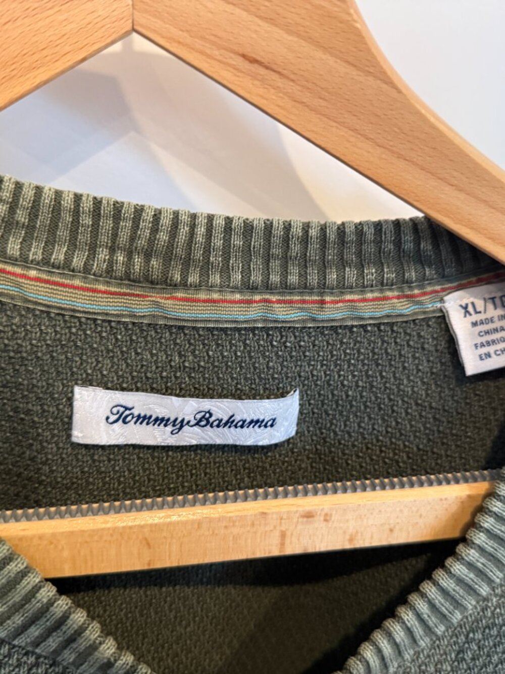 Tommy Bahama Men's XL Green Sweater - Picture 2 of 3